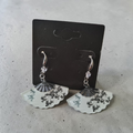 Boucles d’oreilles Résine Fleurie – Élégance & Nature