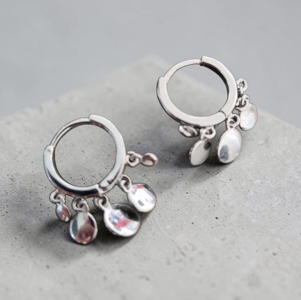 Boucles d’oreilles créoles pampilles argentées